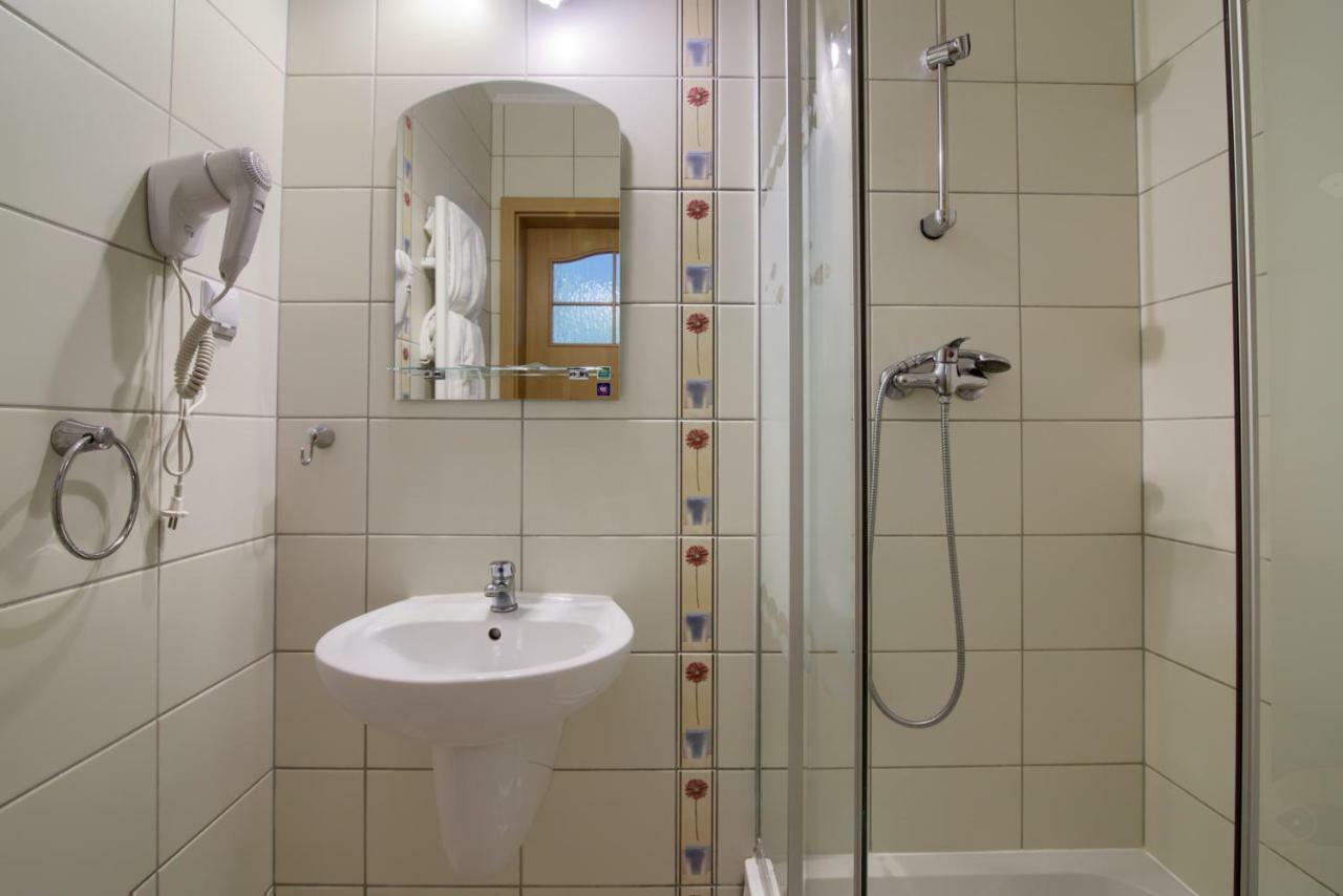 Nawigator Hotel Miedzyzdroje Buitenkant foto